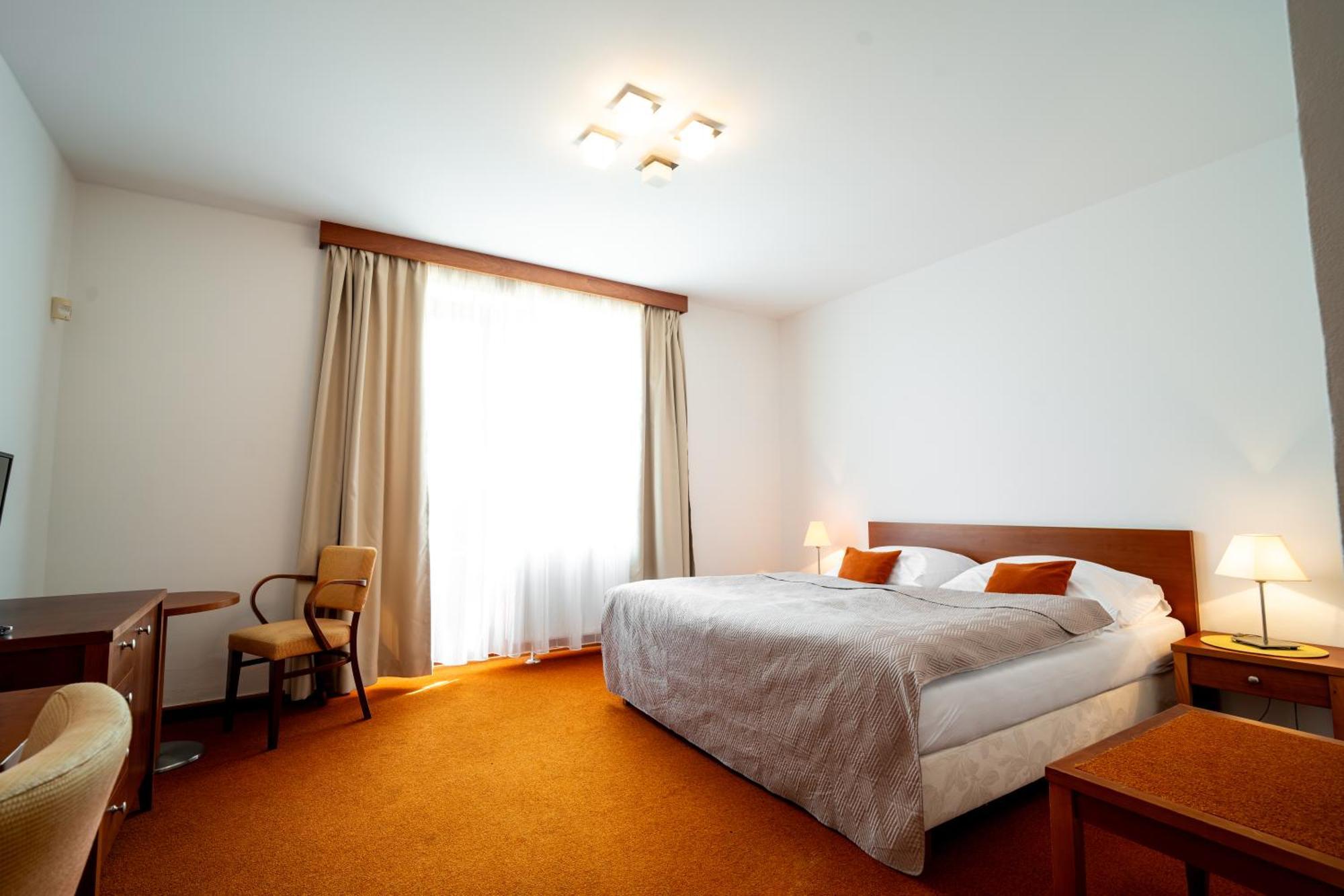 Golf Hotel Austerlitz Exterior photo
