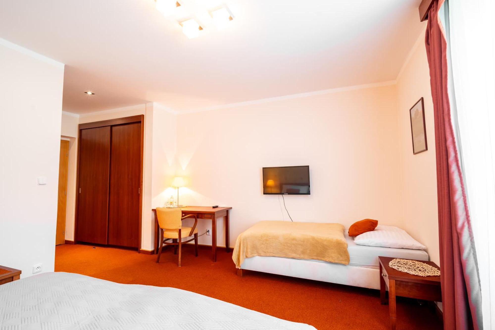 Golf Hotel Austerlitz Exterior photo