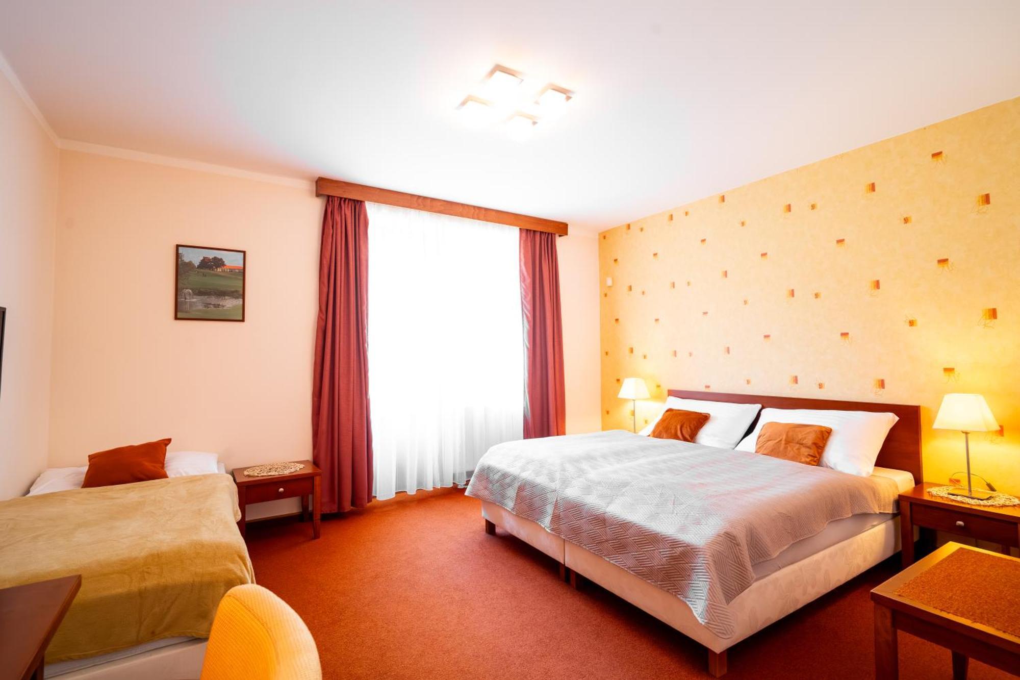 Golf Hotel Austerlitz Exterior photo