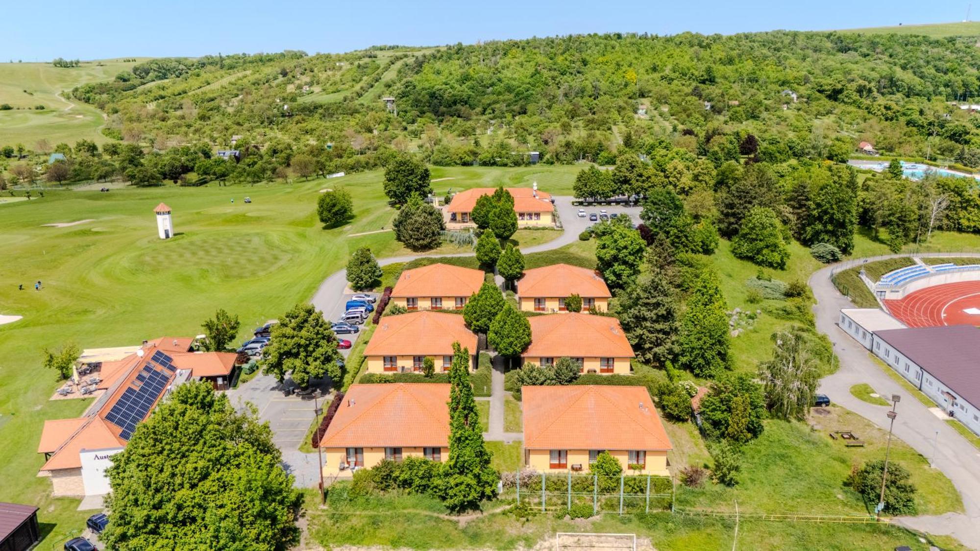 Golf Hotel Austerlitz Exterior photo